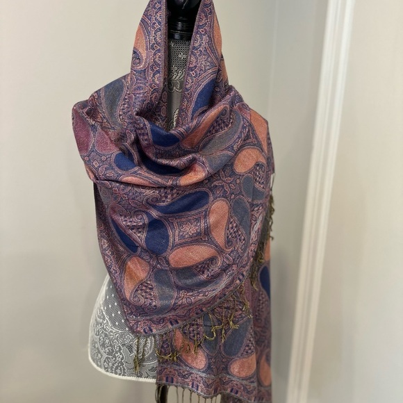 Pashmina Womens OS Paisley silk Purple Blue & Silver Sparkle Scarf w/ Tassels. - Picture 5 of 8